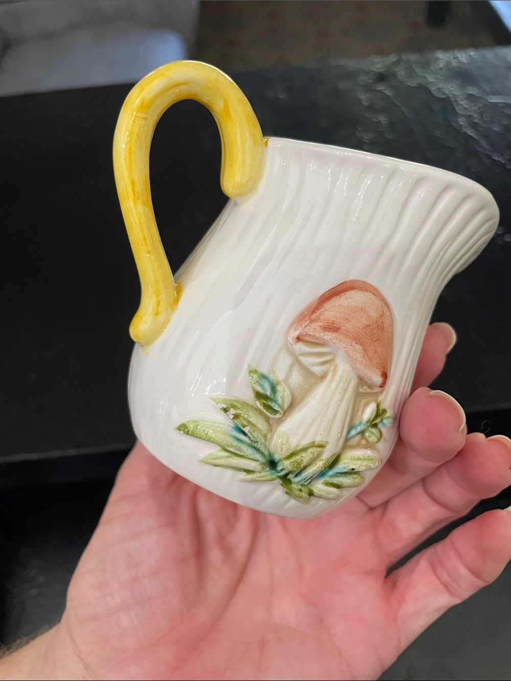 Sears Robuck Co Ceramic 1978 Mushroom Pitcher - Yellow Handle Clean - Picture 5 of 7